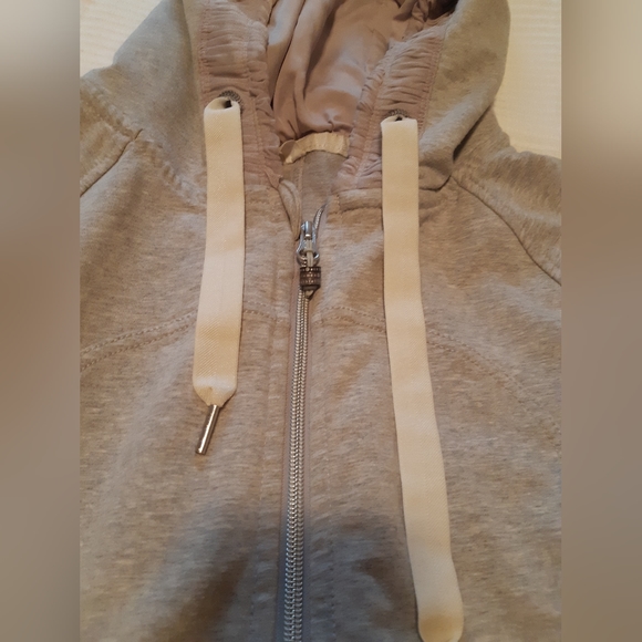 Lulu🍋 Hoodie, size 12 - Picture 6 of 15